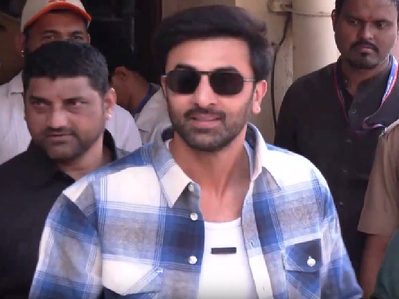 सिनेजीवन: अचानक आई उदासी से कैसे निपटें? ऋतिक रोशन ने बताया 90 सेकंड का नियम और सितारों ने डाले वोट