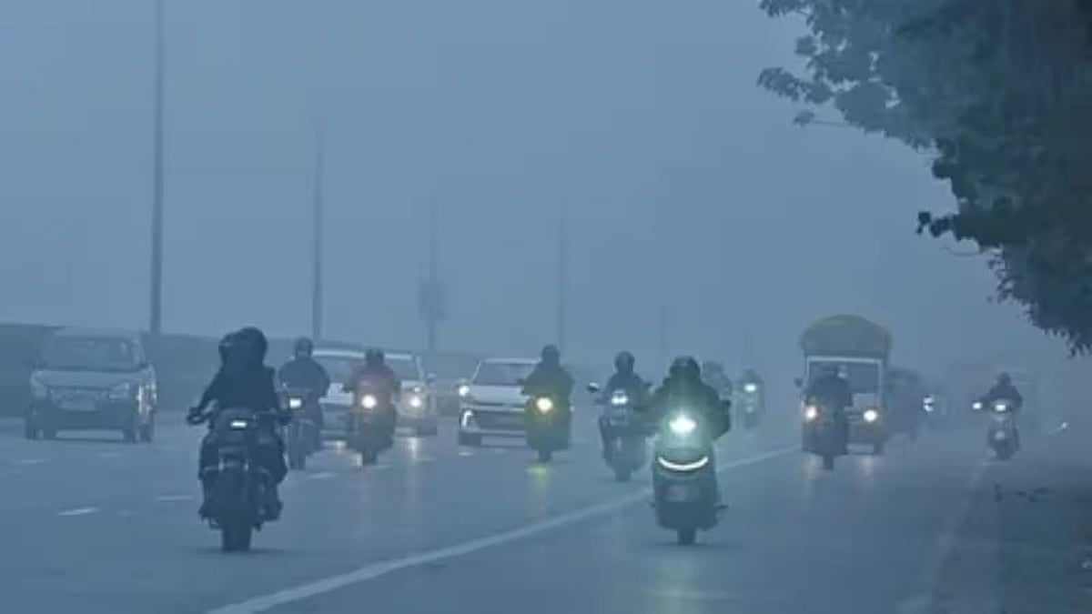 घने कोहरे और शीत लहर ने दिल्ली को जकड़ा, न्यूनतम तापमान 4.3°C पहुंचा, कई उड़ानों में हुई देरी 