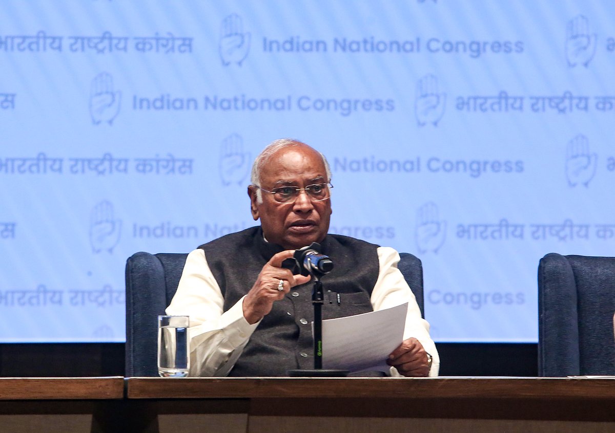 अफगानिस्तान में पाकिस्तान की बर्बरता की कांग्रेस ने निंदा की, कहा- इस कठिन क्षण में, हम अपने अफगान पड़ोसियों के साथ