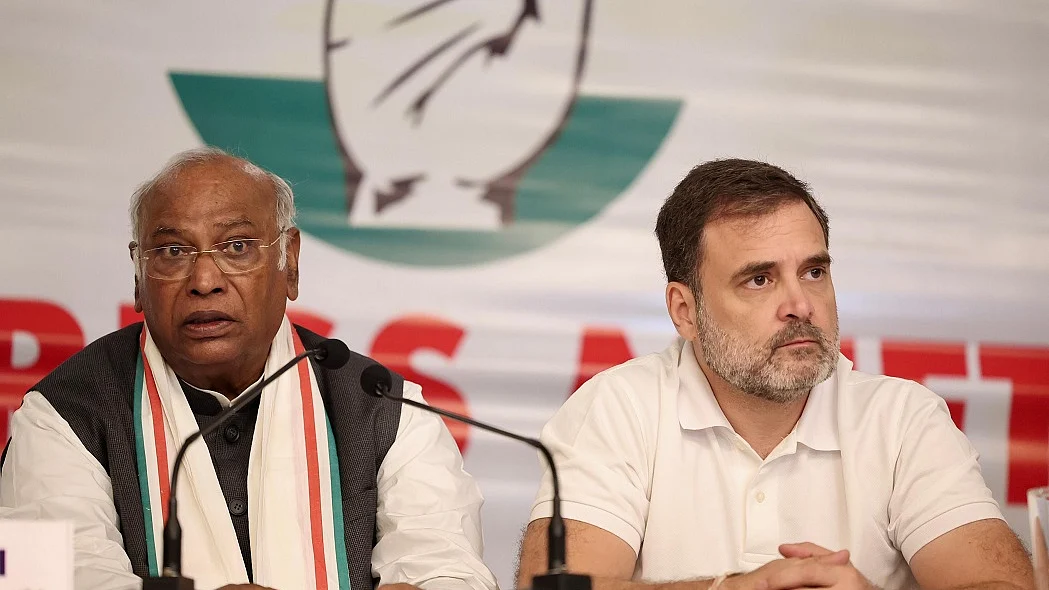 खड़गे-राहुल गांधी का देश के ग्रामीणों के नाम पत्र, कहा- काम के अधिकार को अब रेवड़ी बना देगी मोदी सरकार