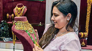 सोना-चांदी सस्ता हुआ या महंगा? गणतंत्र दिवस पर जानिए गोल्ड-सिल्वर का ताजा रेट