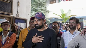 गेंदबाज मोहम्मद शमी कोलकाता में SIR सुनवाई के लिए पेश हुए, चुनाव आयोग ने भेजा था नोटिस