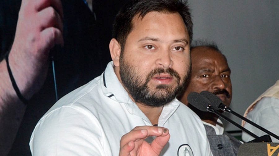 मशीन और मशीनरी के दम पर जीती 'मदमस्त' एनडीए सरकार को जागना होगाः तेजस्वी यादव