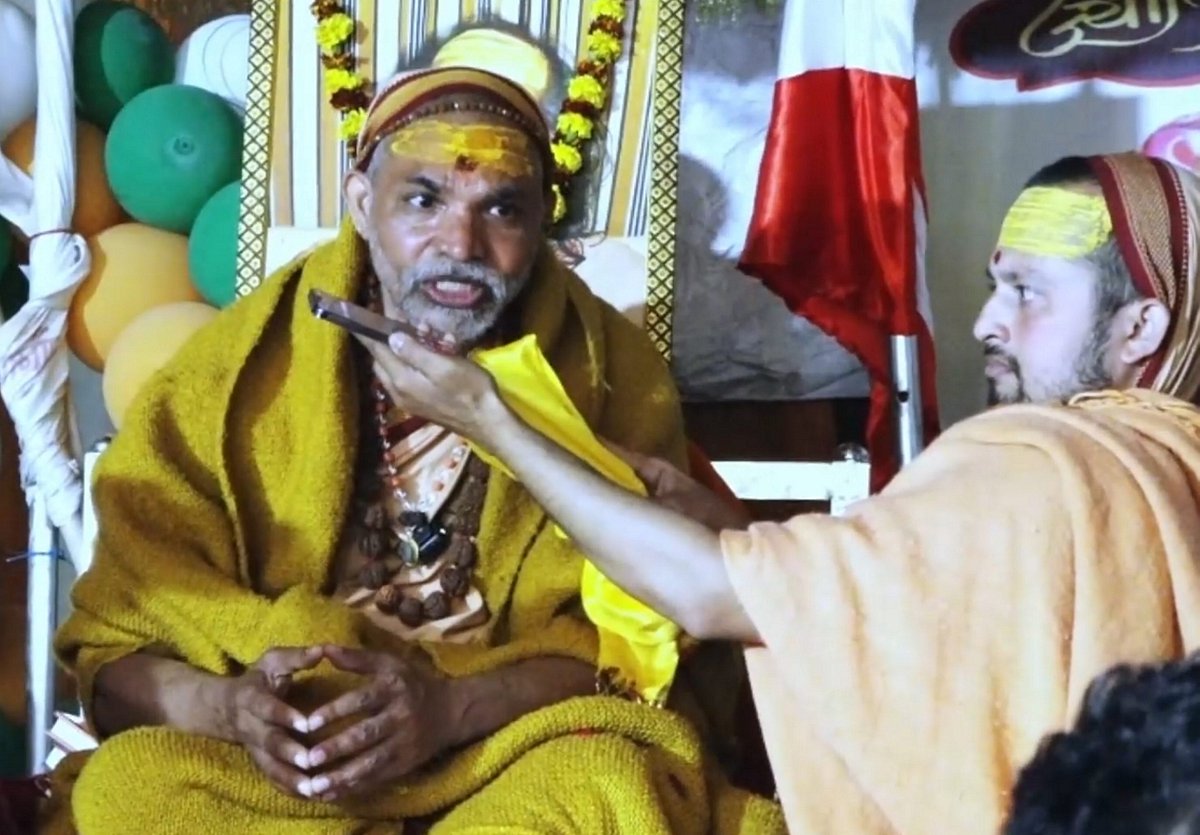 स्वामी अविमुक्तेश्वरानंद सरस्वती बिना स्नान किए माघ मेले से भारी मन से हुए विदा, कहा- मेरी आत्मा को झकझोरा गया