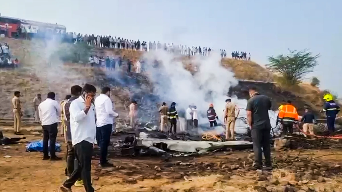 बारामती में विमान हादसे के बाद की तस्वीर।