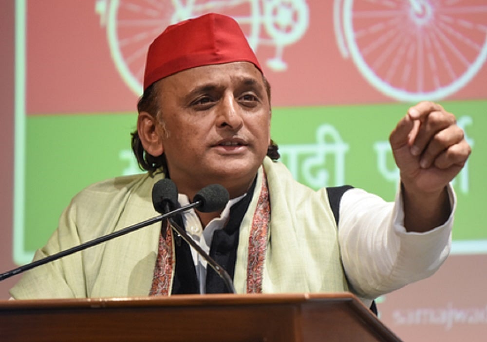 नोएडा बवालः अखिलेश का योगी के बयान पर पलटवार, कहा- यूपी नहीं संभल रहा, तो गद्दी छोड़िए, वर्ना जनता उतार देगी