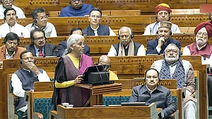 Budget 2026: बजट में चुनावी राज्यों पर खास मेहरबानी, हाई स्पीड रेल नेटवर्क से रेयर अर्थ कॉरिडोर तक की सौगात