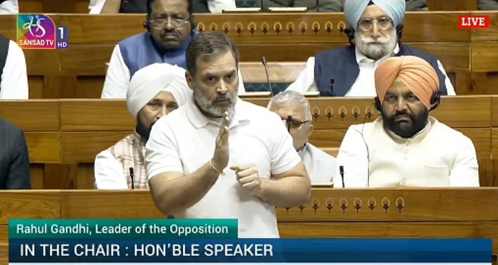 राहुल गांधी ने संसद में डोकलाम पर कोट की पूर्व आर्मी चीफ की किताब, सत्ता पक्ष में खलबली! जानिए उस पन्ने में क्या है?