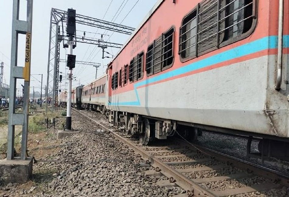 ओडिशा में फिर रेल हादसा, चेन्नई-न्यू जलपाईगुड़ी एक्सप्रेस के तीन कोच पटरी से उतरे, कोई हताहत नहीं