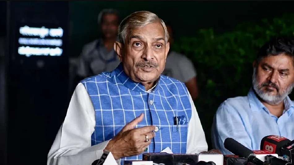प्रमोद तिवारी ने कोलकाता स्ट्रॉन्गरूम विवाद पर  चुनाव आयोग को घेरा, बोले- खतरे में है लोकतंत्र, जांच होनी चाहिए