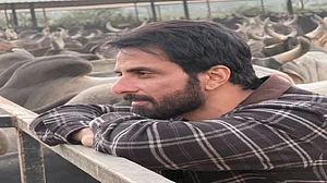 सिनेजीवन: राजपाल यादव की मदद के लिए आगे आए सोनू सूद और अरिजीत सिंह को बाबुल सुप्रियो ने बताया 'बेहतरीन इंसान'