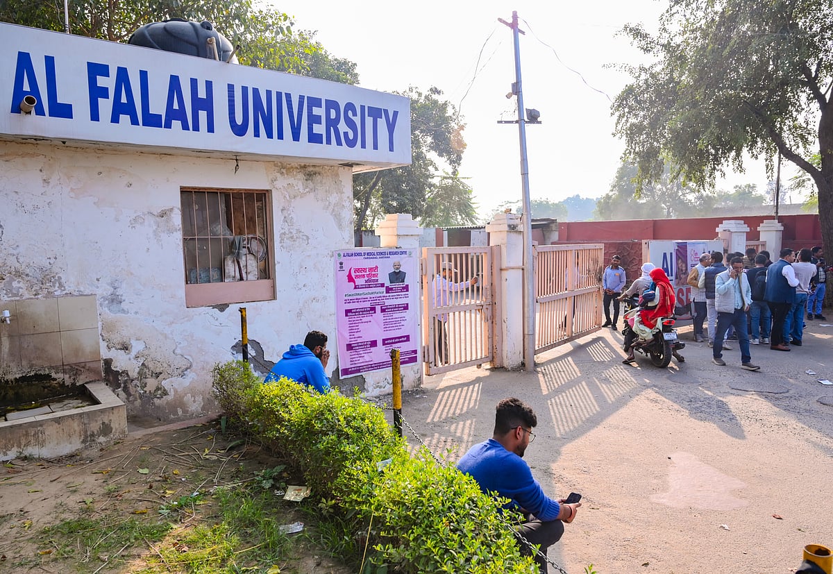 अल फलाह यूनिवर्सिटी के चेयरमैन की मुश्किलें बढ़ी, साकेत कोर्ट ने सिद्दीकी की न्यायिक हिरासत बढ़ाई, ED को भी भेजा नोटिस
