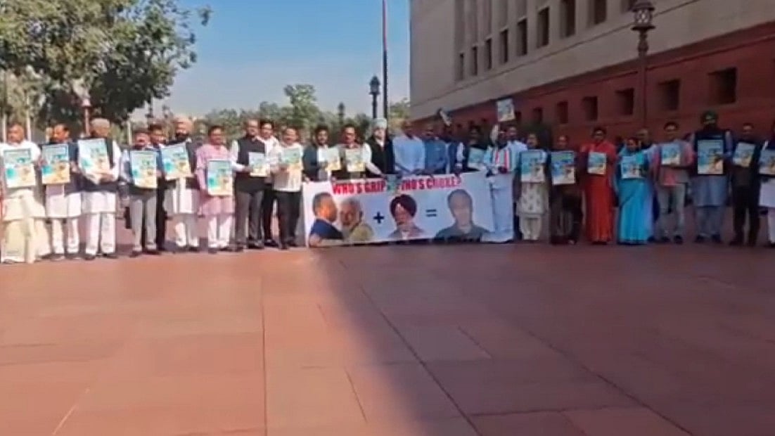 'मोदी-पुरी शर्म करो...' संसद में फिर गूंजा Epstein फाइल का मुद्दा, विपक्ष ने की हरदीप पुरी के इस्तीफे की मांग 