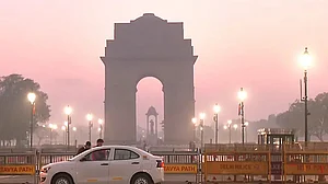 समय से पहले गर्मी का एहसास! देश के इन हिस्सों में बढ़ रहा तापमान, हरियाणा-पंजाब में बारिश का अलर्ट