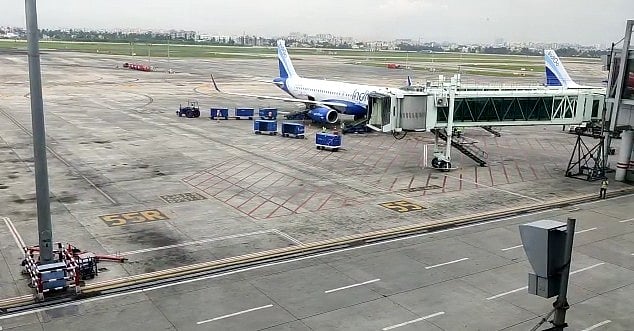 कोलकाता एयरपोर्ट पर बम की धमकी से हड़कंप, फ्लाइट खाली कराई गई, जांच जारी