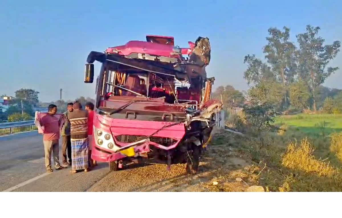 बिहार में बड़ा हादसा, स्कूली बच्चों को लेकर टूर पर निकली बस दुर्घटनाग्रस्त, दो शिक्षकों की मौत, कई बच्चे घायल