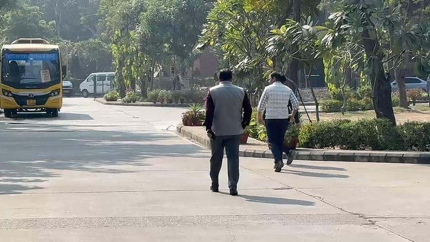 नोएडा के कई स्कूलों को बम से उड़ाने की धमकी