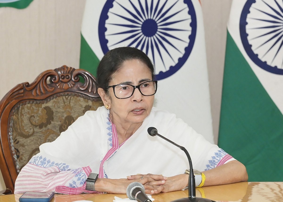 'एक बार फिर से हैरान हूं...', PM मोदी द्वारा रामकृष्ण परमहंस के लिए 'स्वामी' शब्द पर CM ममता बनर्जी ने जताई आपत्ति