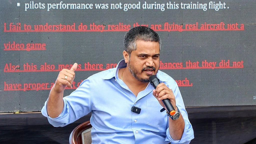 अजित पवार प्लेन क्रैशः रोहित पवार ने लगाए गंभीर आरोप