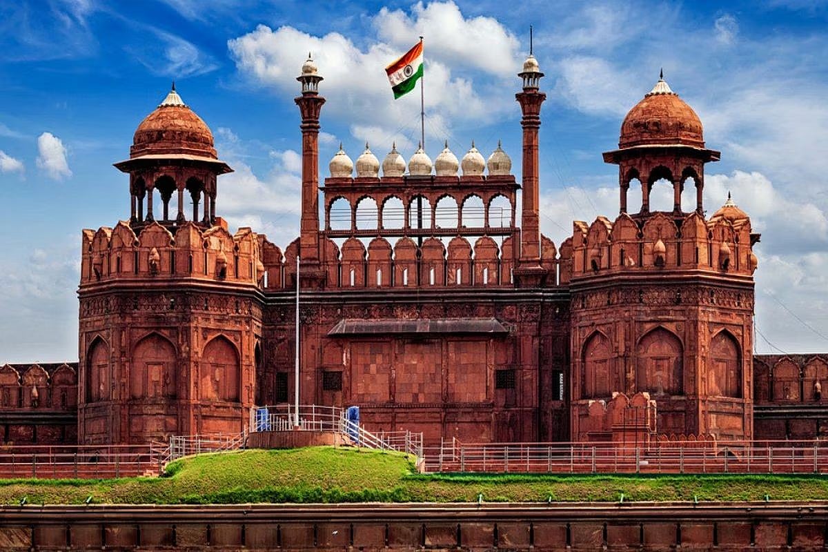 लाल किला और दिल्ली सचिवालय को बम से उड़ाने की धमकी, खालिस्तानी ग्रुप ने किया धमकी भरा ई-मेल