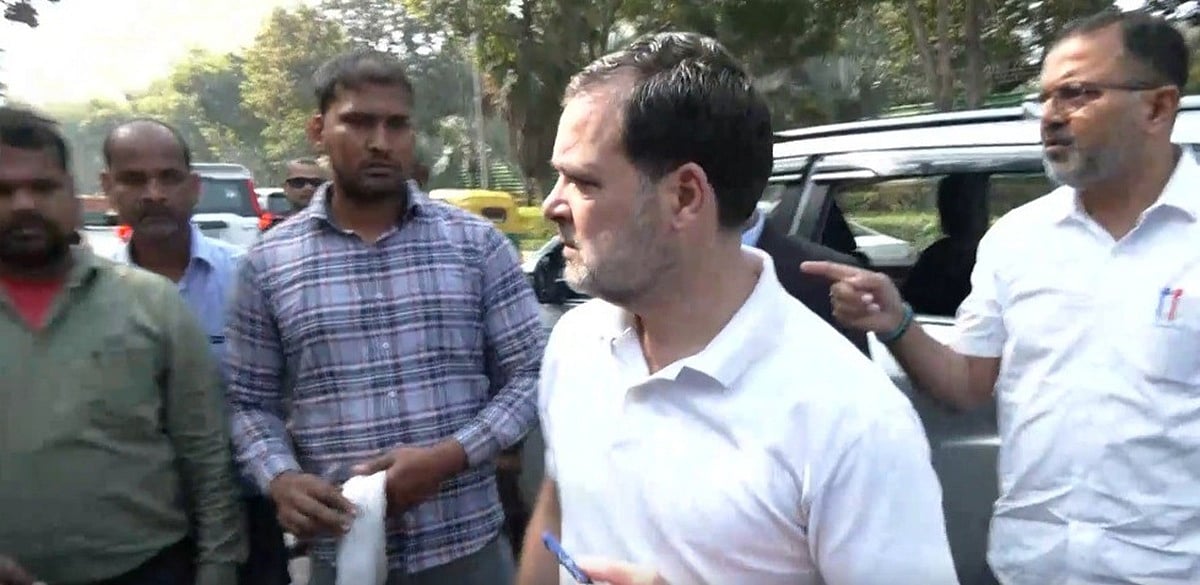 राहुल गांधी ने भोपाल जाते समय बीच में रोका काफिला, घायल ऑटो रिक्शा चालक से की मुलाकात