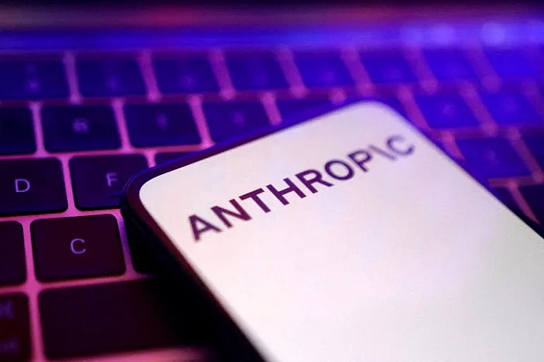 डोनाल्ड ट्रंप ने एआई कंपनी Anthropic के इस्तेमाल पर लगाया बैन, राष्ट्रीय सुरक्षा का दिया हवाला