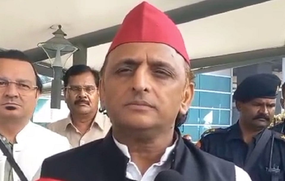 'गिरने के मामले में रुपये और BJP की छवि के बीच जबरदस्त मुकाबला हो रहा है', अखिलेश यादव का मोदी सरकार पर तंज