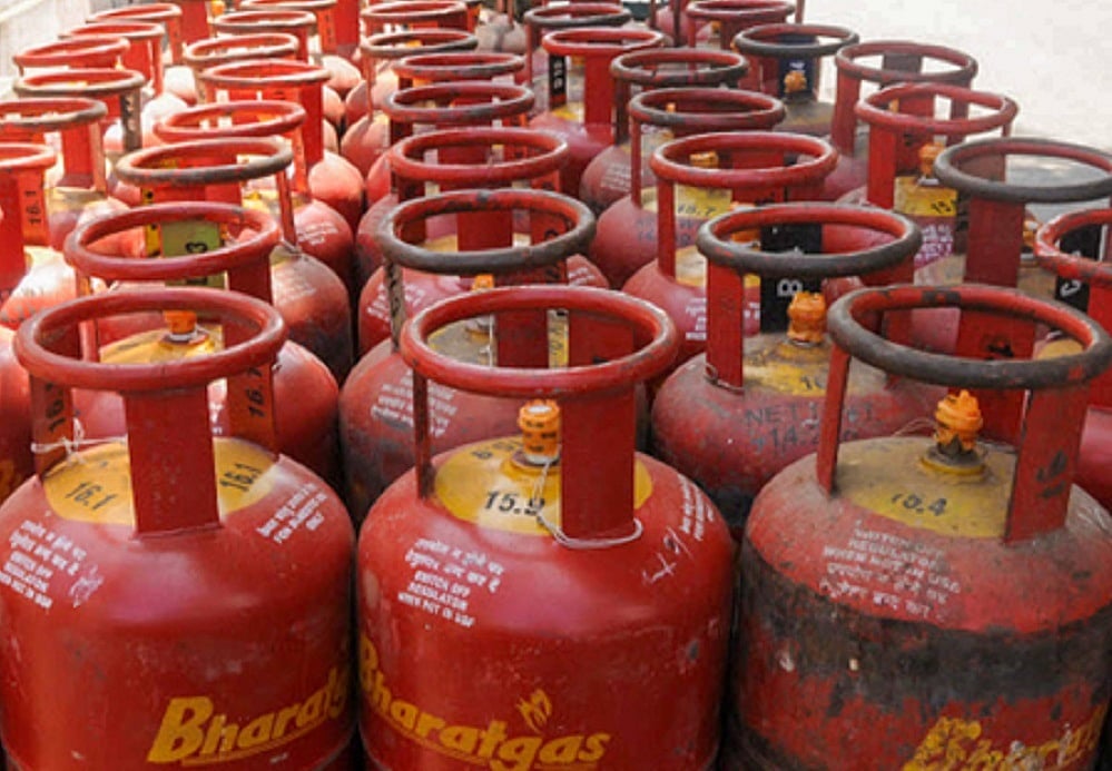 छत्तीसगढ़ में LPG सिलेंडर बुकिंग के नियमों पर सख्ती, शहरों में 25 दिन, गांवों में 45 दिन के भीतर बुकिंग के निर्देश