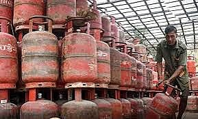 युद्ध की आग से चूल्हे हो रहे ठंडे! तमिलनाडु में LPG की कमी से बंद होने के कगार पर एक लाख रेस्तरां 