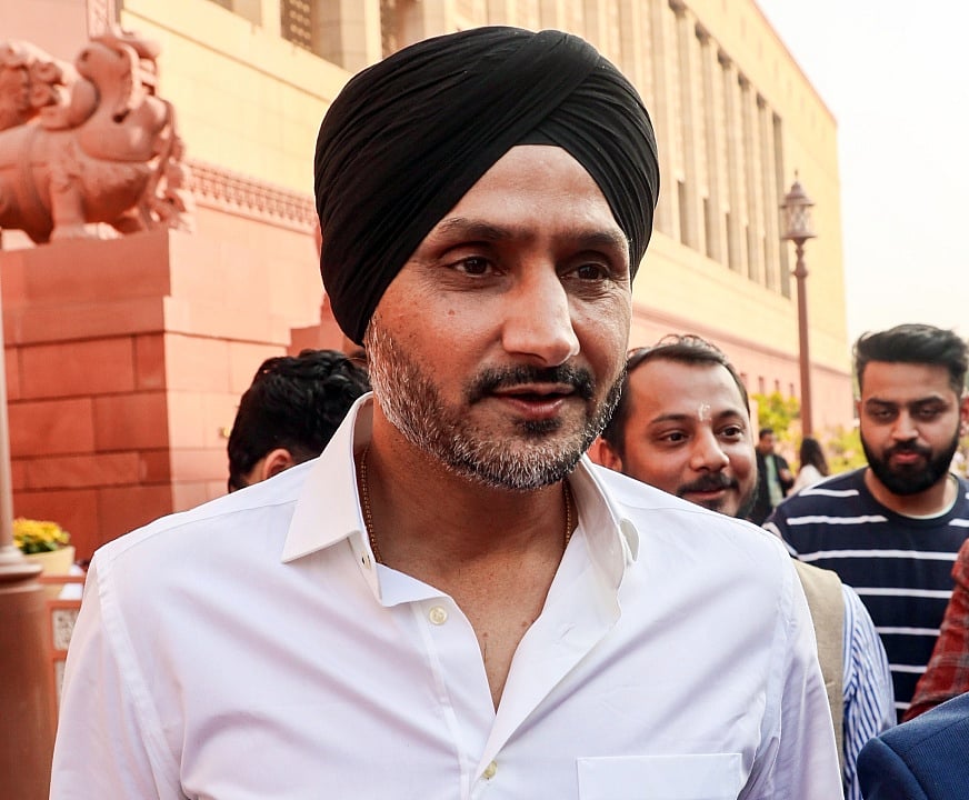 'सोशल मीडिया पर अश्लील सामग्रियों की भरमार, पोर्नोग्राफी बच्चों के लिए नुकसानदेह', राज्यसभा में हरभजन सिंह