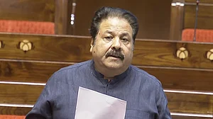 मुआवजे के नाम पर मजाक, बीमा कंपनियां किसानों के साथ कर रहीं धोखा? राज्यसभा में उठा मुद्दा