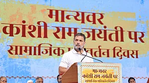 राहुल गांधी बोले- सावरकर हो या नरेंद्र मोदी समझौता करना इनकी पुरानी आदत, ये संविधान की विचारधारा को नहीं मानते