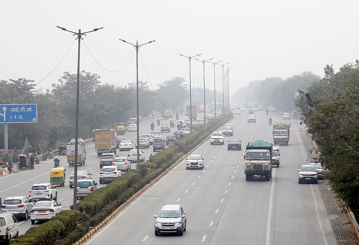 दिल्ली-एनसीआर में एक बार फिर बदलेगा मौसम का मिजाज, तेज आंधी, बारिश और बिजली गिरने की चेतावनी