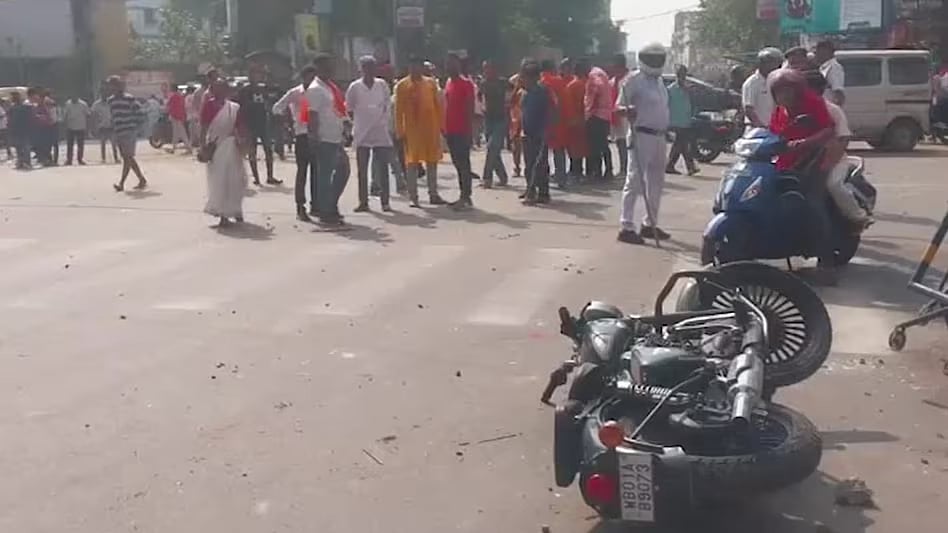 मोदी की रैली से पहले कोलकाता में TMC और BJP कार्यकर्ताओं के बीच झड़प, पथराव में कई लोग घायल