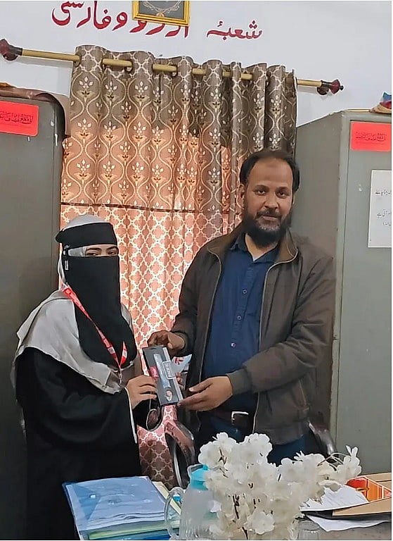 इंटरव्यू: वीरान खंडहर प्रतीत हो रहे उर्दू विभाग में नई जान फूंकने वाले युवा शिक्षक आफ़ताब अहमद मनेरी