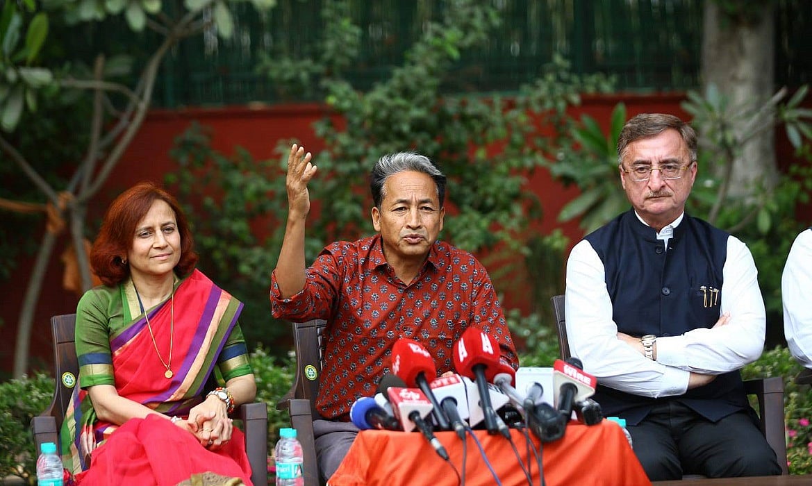 रिहाई के बाद पहली बार सामने आए सोनम वांगचुक, बोले- लद्दाख में जो कुछ भी हुआ, 'उन्हीं' की वजह से हुआ