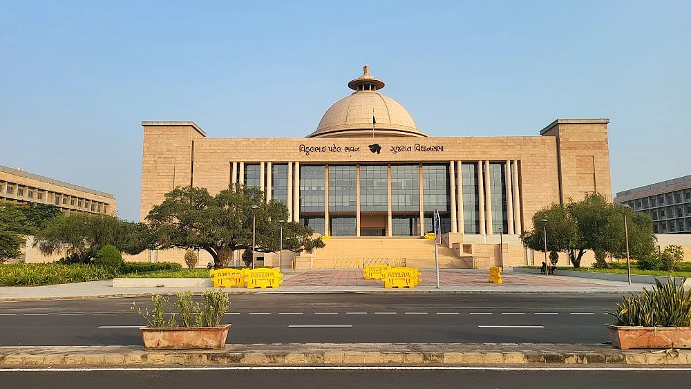 गुजरात में बजट सत्र के बीच विधानसभा को बम से उड़ाने की धमकी