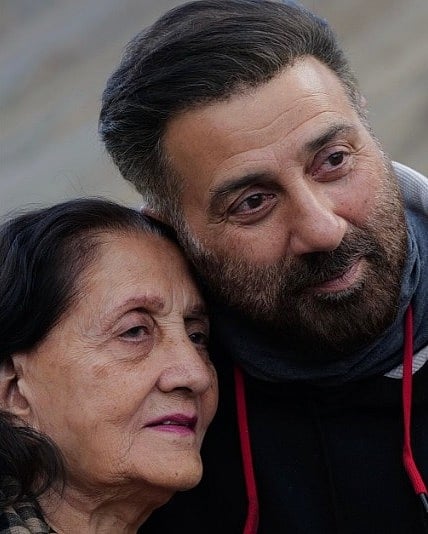 सिनेजीवन: 'धुरंधर: द रिवेंज' ने तोड़े बॉक्स ऑफिस रिकॉर्ड और बादशाह के 'टटीरी' सॉन्ग पर हरियाणा पुलिस सख्त