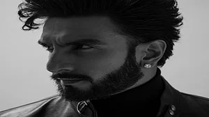 सिनेजीवन: शाहरुख ने पहले ही कर दी रणवीर के बड़े स्टार बनने की भविष्यवाणी और अपारशक्ति का नया गाना ‘तेरे पीछे’ रिलीज