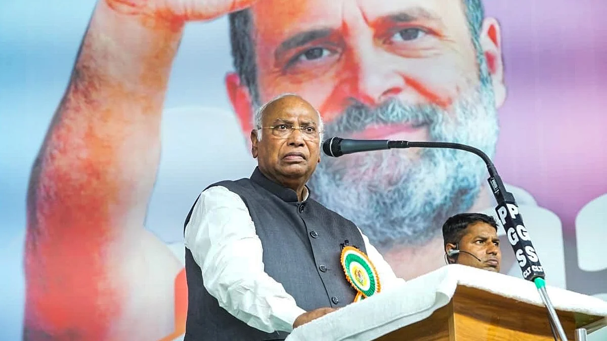 कांग्रेस अध्यक्ष खड़गे ने नए लेबर कोड को मजदूरों के हितों के लिए बताया बहुत बड़ा झटका