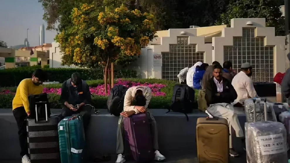 ईरान में अभी भी फंसे सैकड़ों भारतीय छात्र, सरकार से सुरक्षित घर वापसी की लगाई गुहार