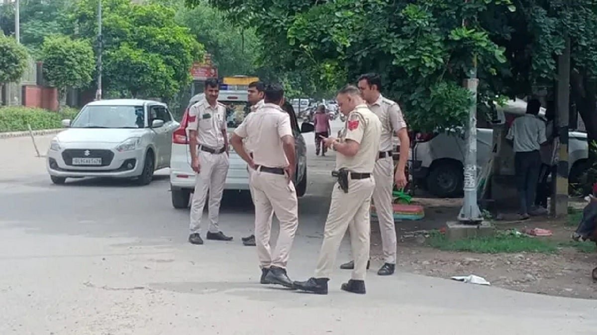 दिल्ली: रामजस और मिरांडा हाउस कॉलेज को बम से उड़ाने की धमकी, जांच में जुटी पुलिस