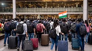 सीजफायर के बीच भारत की एडवाइजरी: नागरिकों से ईरान छोड़ने की अपील