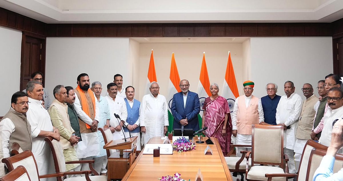 बिहार को नए मुख्यमंत्री का इंतजार, नीतीश कुमार ने ली राज्यसभा सांसद की शपथ