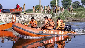 UP: मथुरा नाव दुर्घटना में मरने वालों की संख्या बढ़कर हुई 11, हादसे के बाद से फरार नाविक गिरफ्तार
