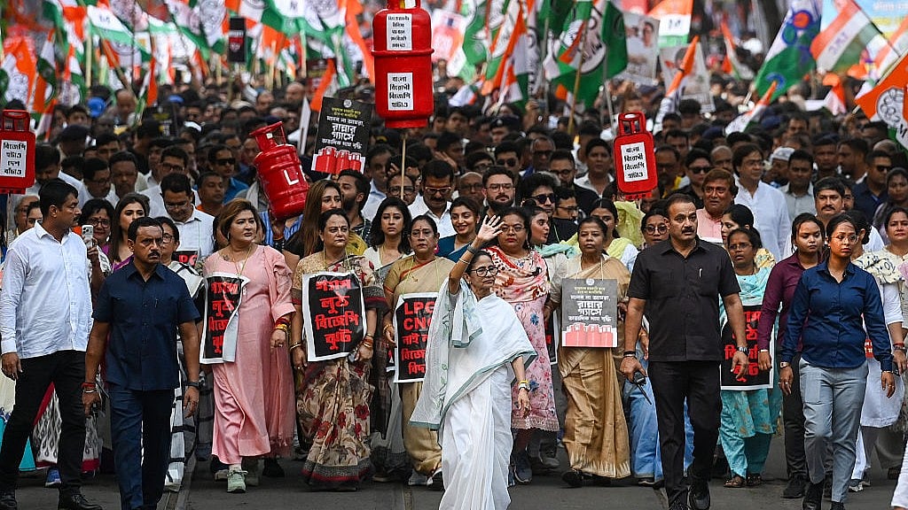 बंगाल की चाबी अब भी महिलाओं के हाथ
