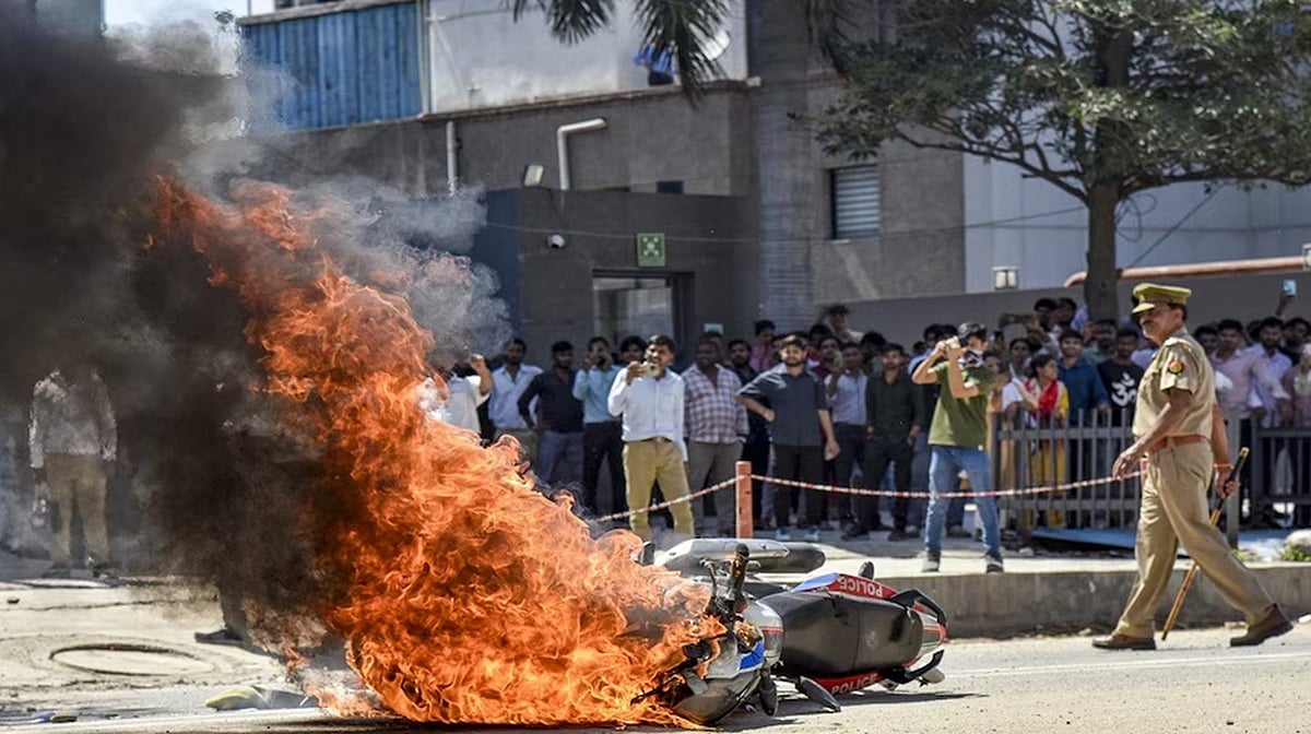 नोएडा में हिंसक प्रदर्शन के बाद बड़ा फैसला, यूपी में न्यूनतम मजदूरी बढ़ी, ₹3000 तक इजाफा