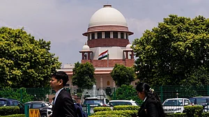 सिनेजीवन: सुप्रीम कोर्ट पहुंचा संजय कपूर प्रॉपर्टी विवाद और 'गोलमाल 5' की शूटिंग शुरू