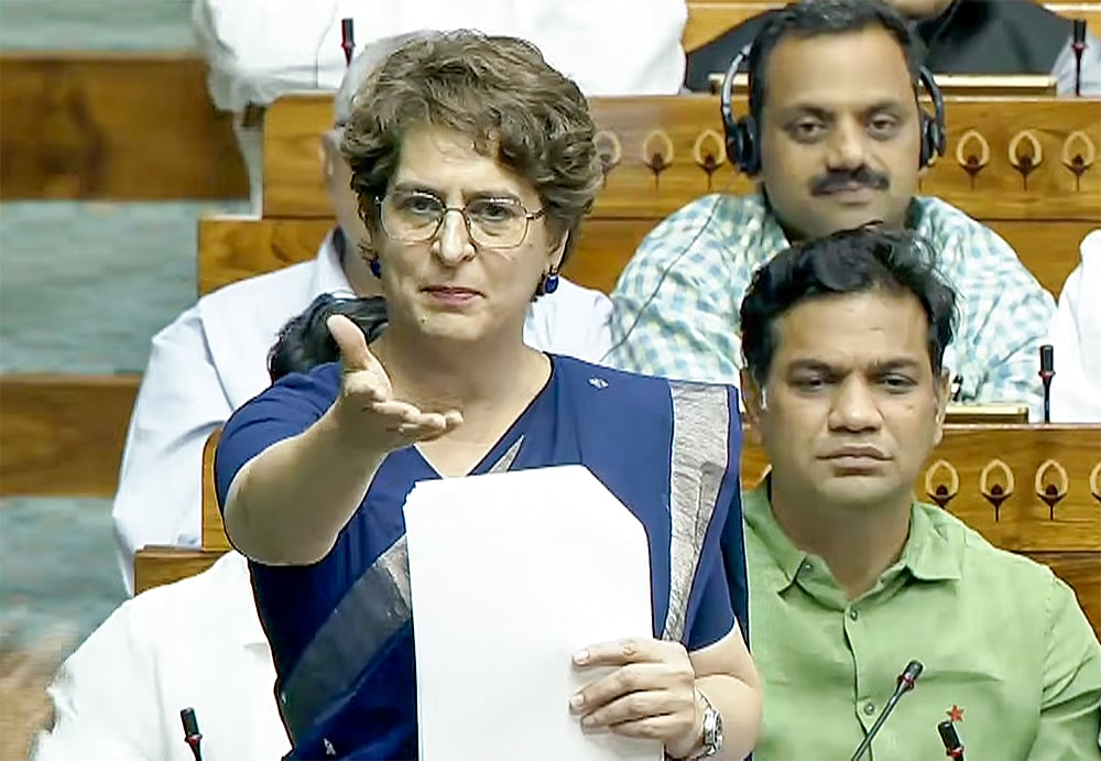 प्रियंका गांधी का मोदी सरकार पर हमला, कहा- महिलाओं का राजनीतिक इस्तेमाल कर रहे हैं प्रधानमंत्री, सरकार धोखाधड़ी...