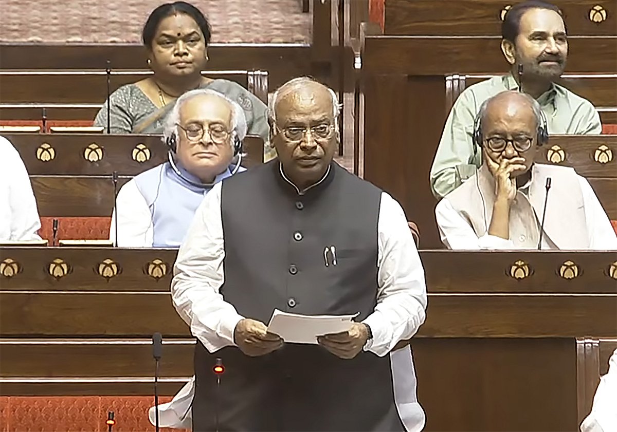 विपक्ष ने राज्यसभा के उपसभापति हरिवंश को दी बधाई, लोकसभा उपाध्यक्ष का मुद्दा भी उठाया, खड़गे बोले- सात वर्षों से...